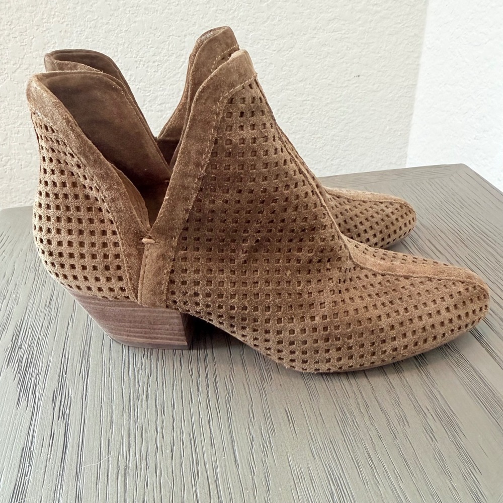 Splendid Womens Tan Perforated Suede V-Cut Ankle Booties Brown Size 5.5